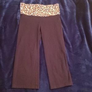 Victoria Secret Cheetah Yoga Capris XS